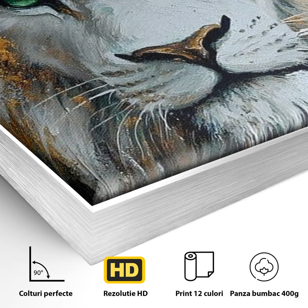 Detaliu al suprafetei: tablou canvas cu leu alb si ochi verzi, in rama de aluminiu argintiu